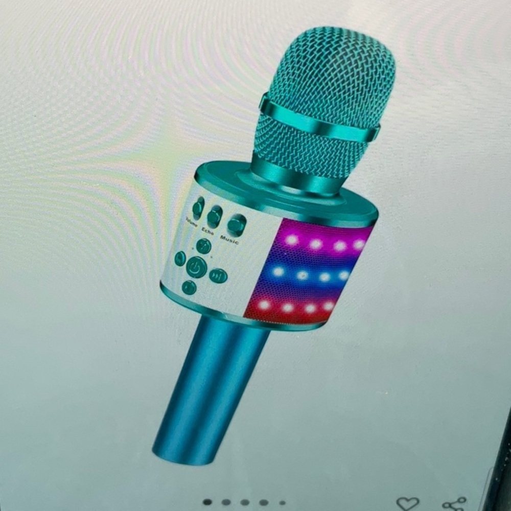 BONAOK Blue Karaoke Microphone/Speaker with Superior Sound Quality NIB